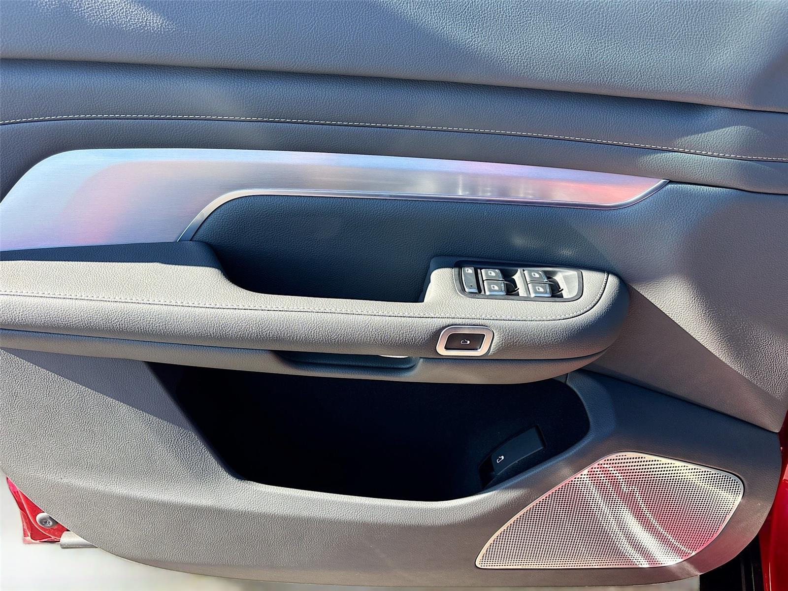 2024 VinFast VF 9 Plus