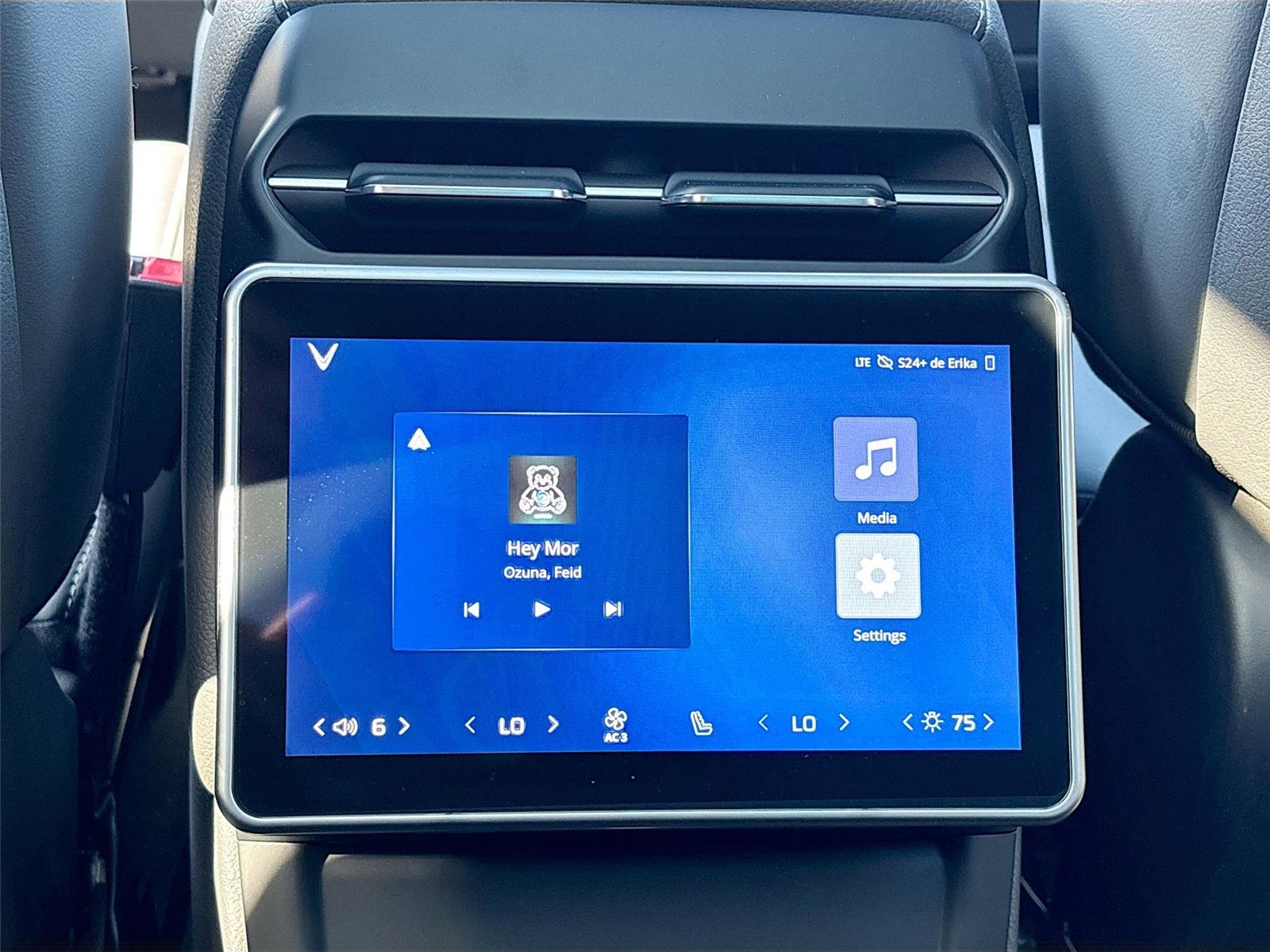 2024 VinFast VF 9 Plus