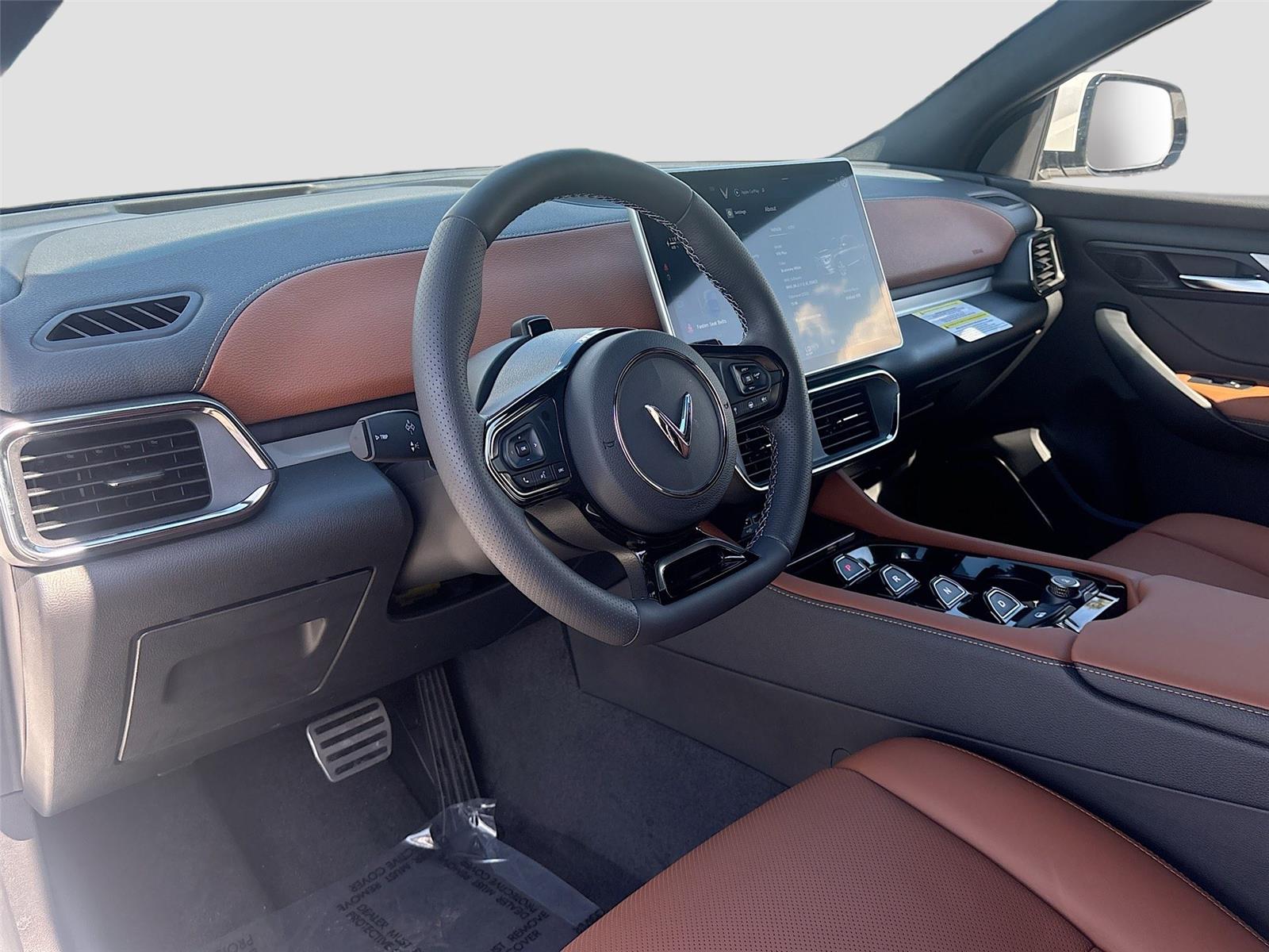 2025 VinFast VF 8 Plus