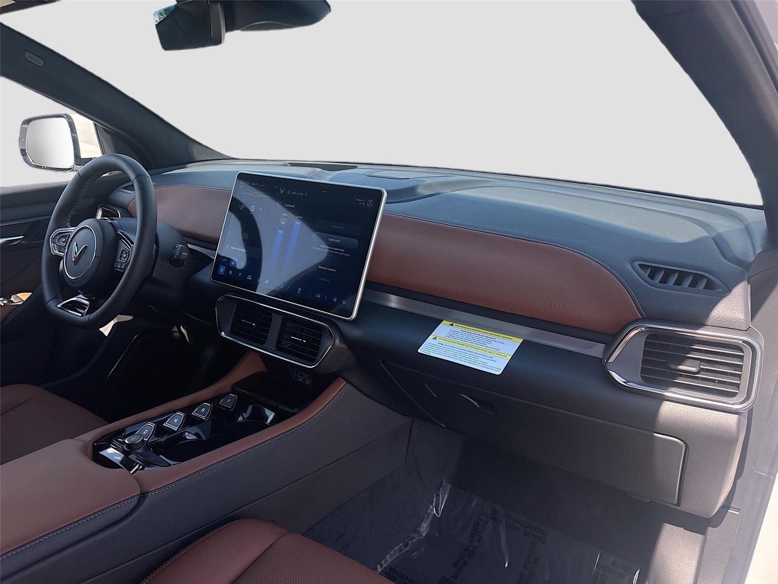 2025 VinFast VF 8 Plus