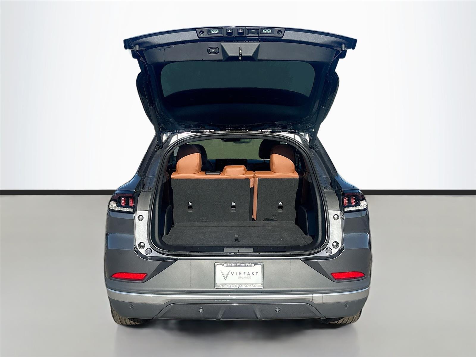 2025 VinFast VF 8 Plus