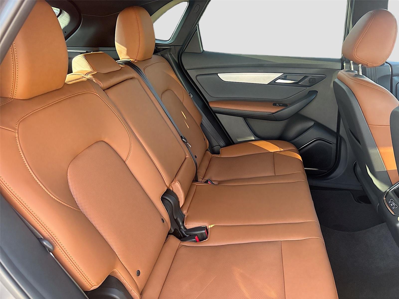 2025 VinFast VF 8 Plus