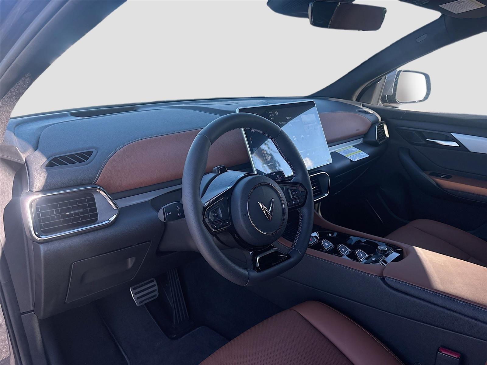 2025 VinFast VF 8 Plus