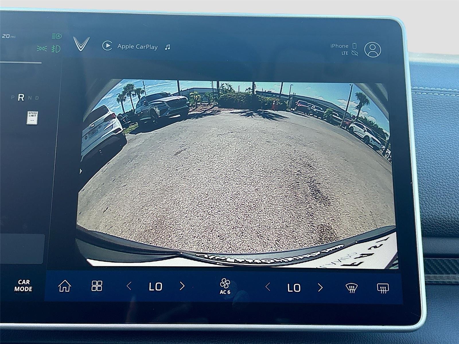 2025 VinFast VF 8 Eco