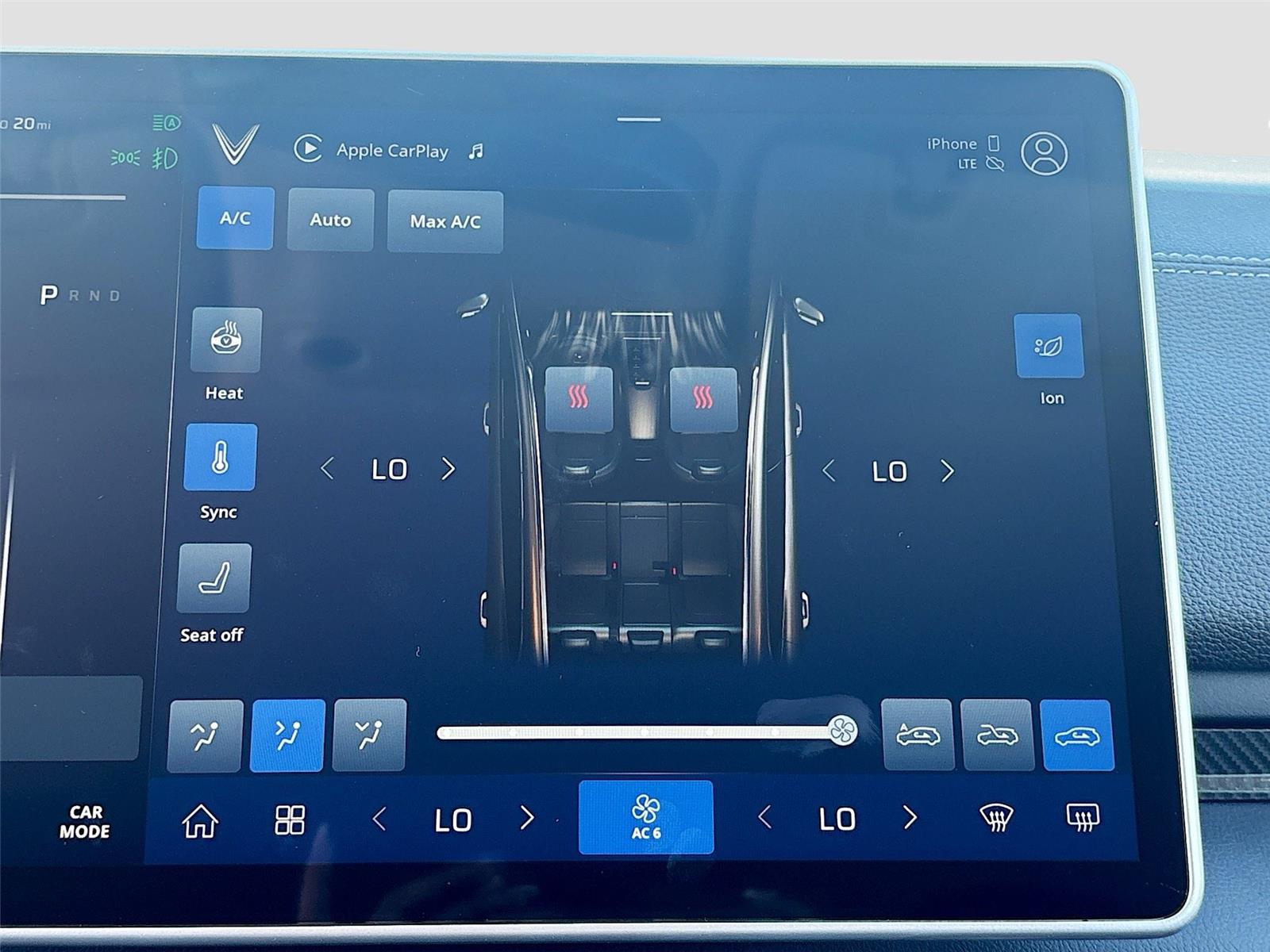 2025 VinFast VF 8 Eco