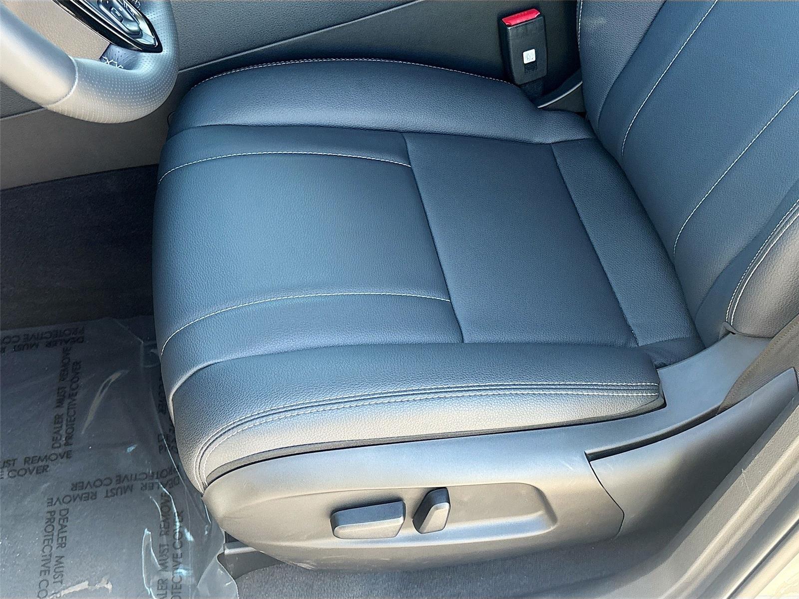 2025 VinFast VF 8 Eco