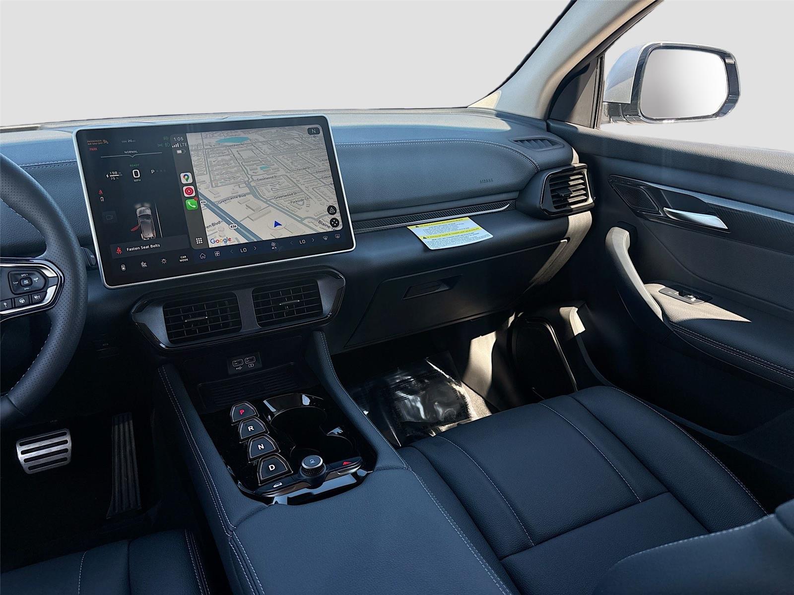 2025 VinFast VF 8 Eco