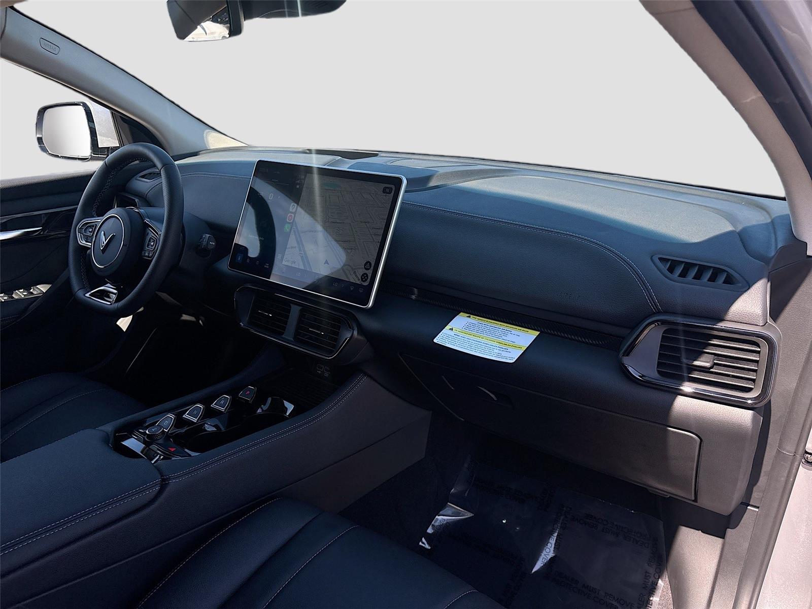 2025 VinFast VF 8 Eco