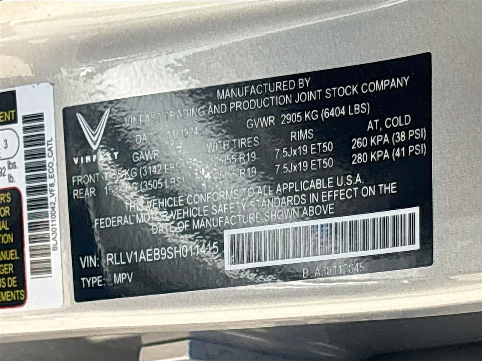 2025 VinFast VF 8 Eco