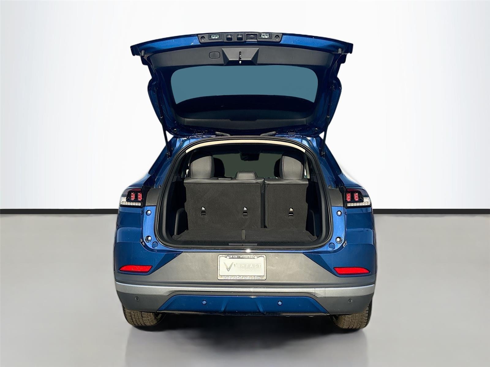 2025 VinFast VF 8 Eco