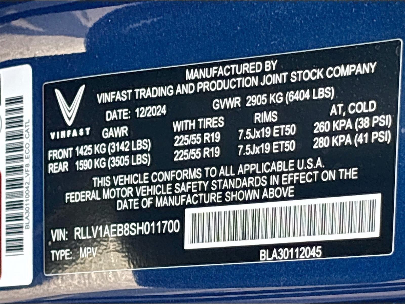 2025 VinFast VF 8 Eco