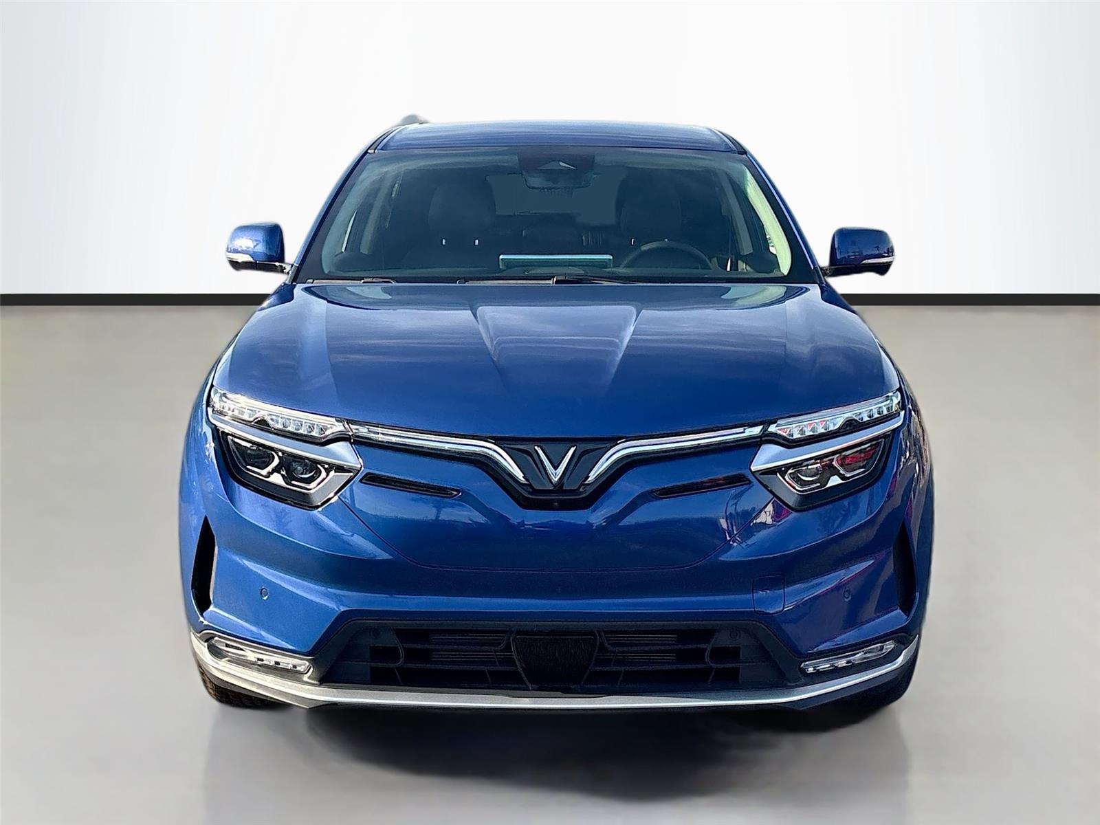 2025 VinFast VF 8 Eco