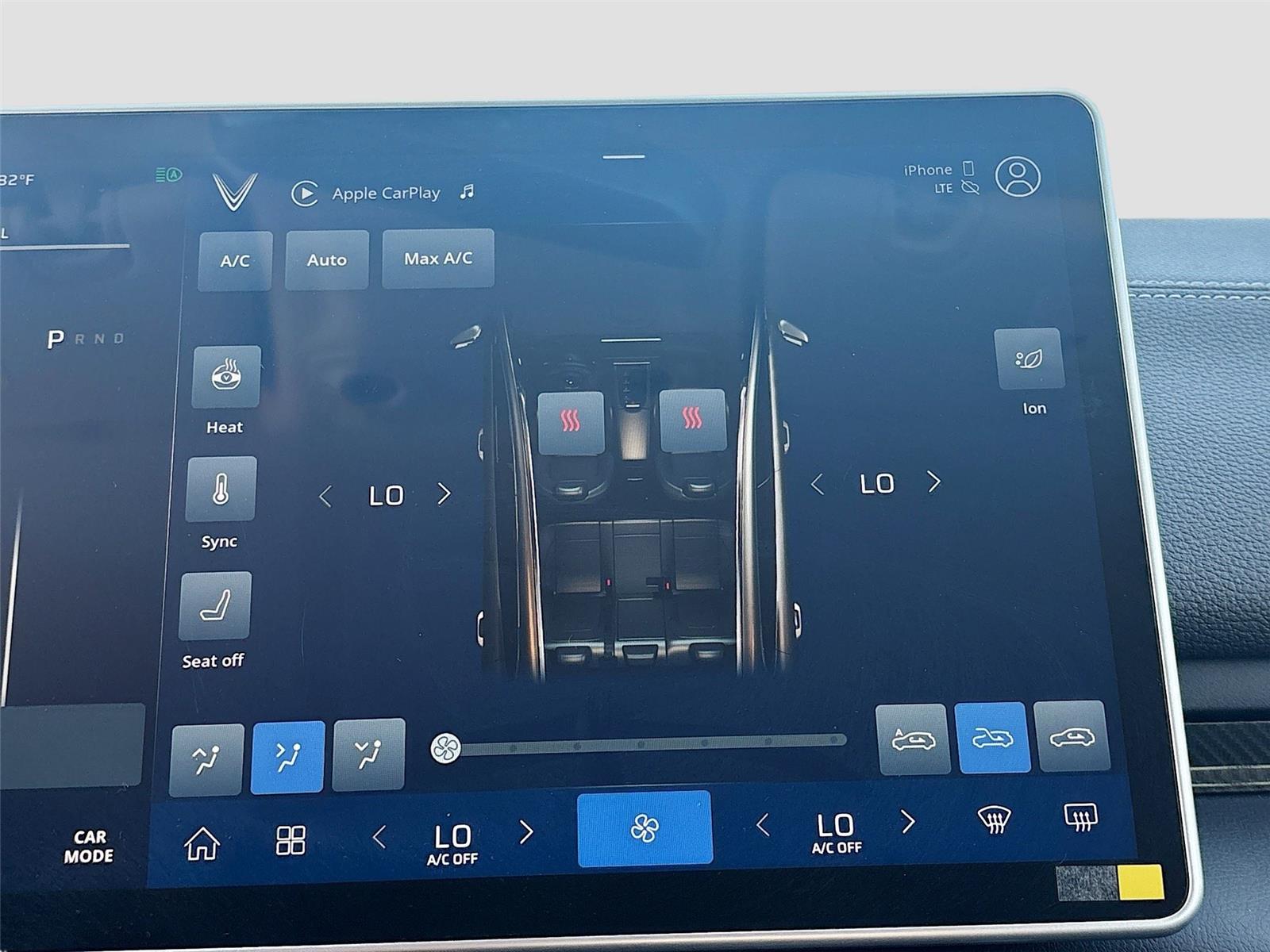 2025 VinFast VF 8 Eco