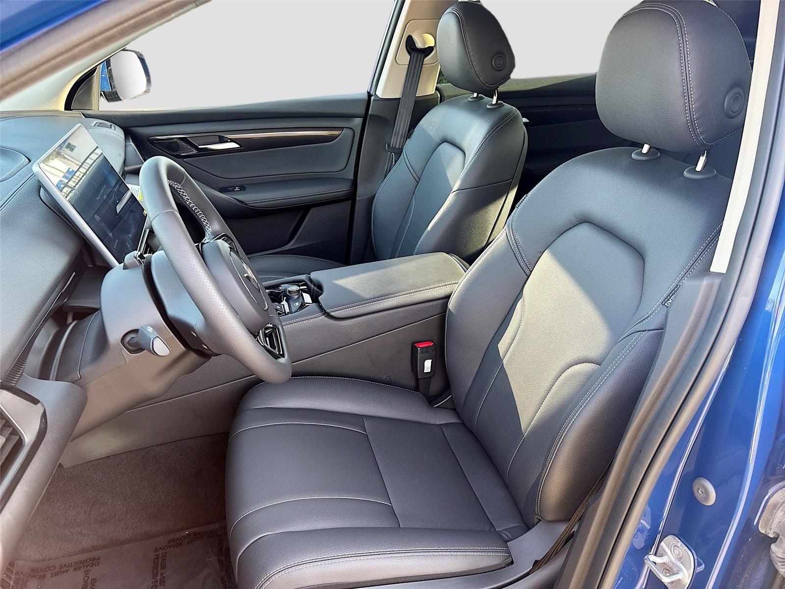 2025 VinFast VF 8 Eco