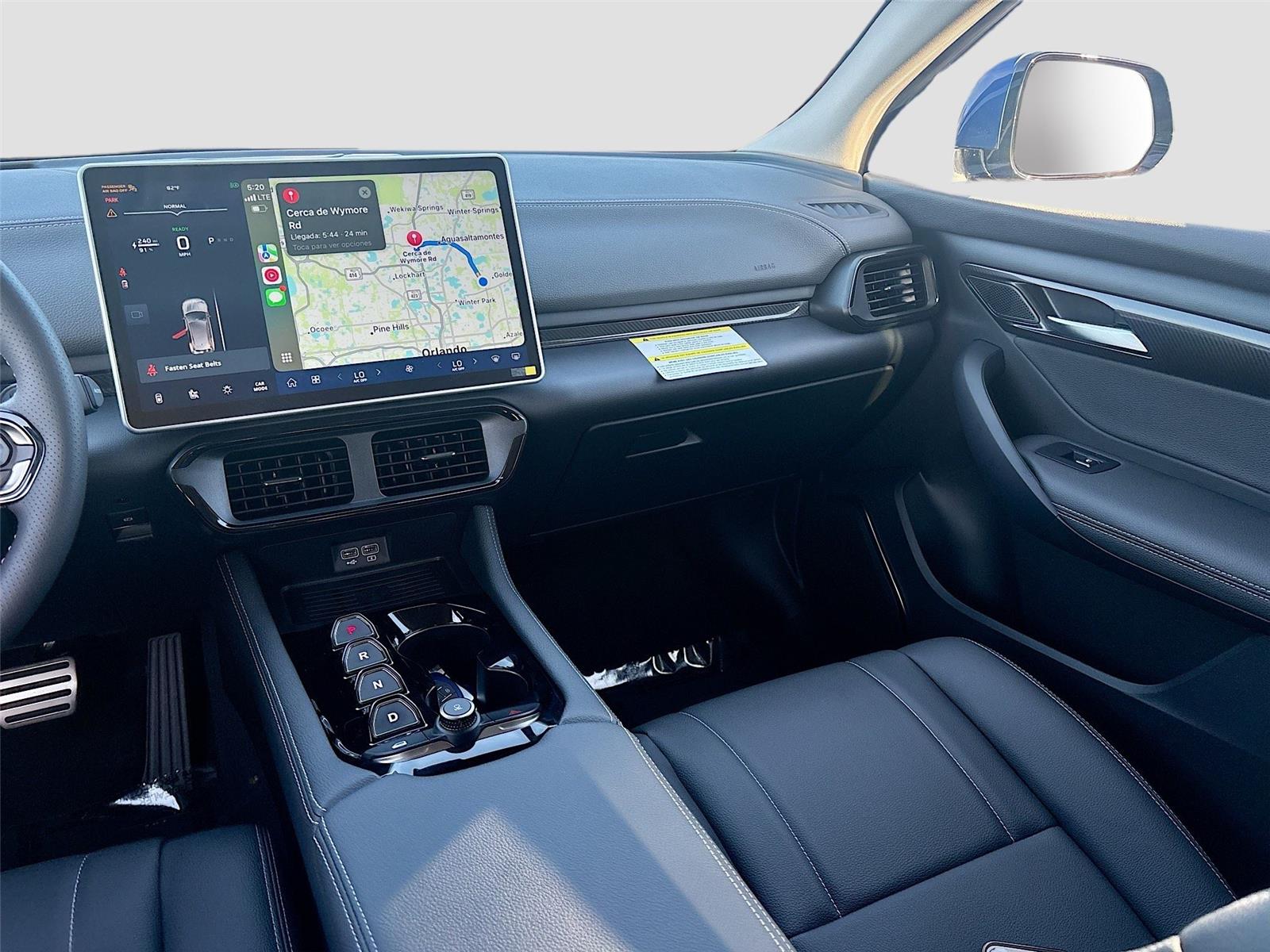 2025 VinFast VF 8 Eco