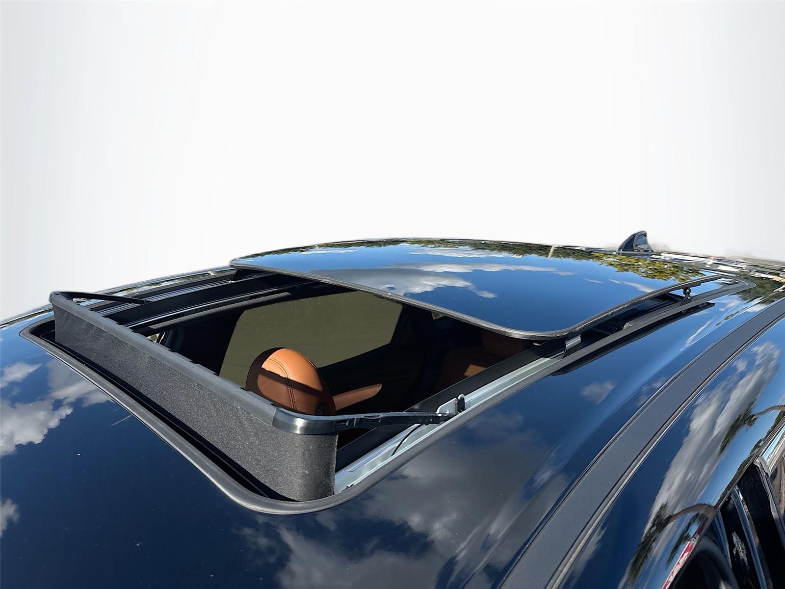 2025 VinFast VF 8 Plus