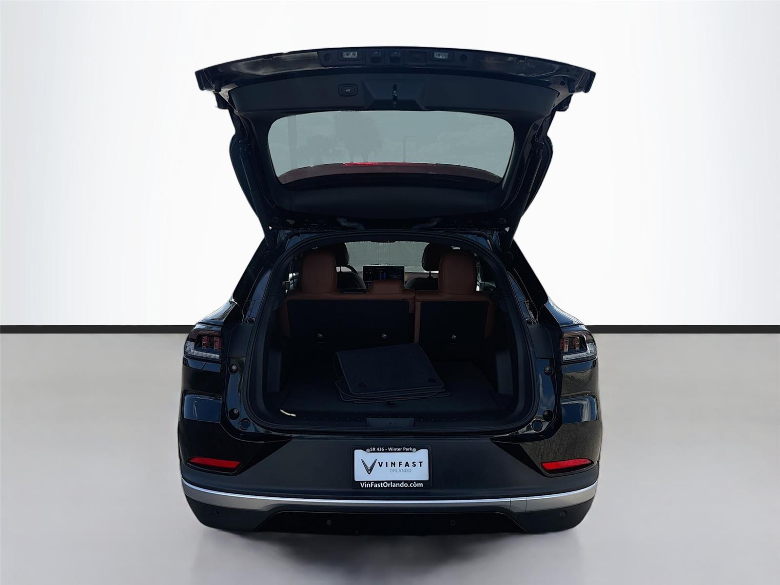 2025 VinFast VF 8 Plus