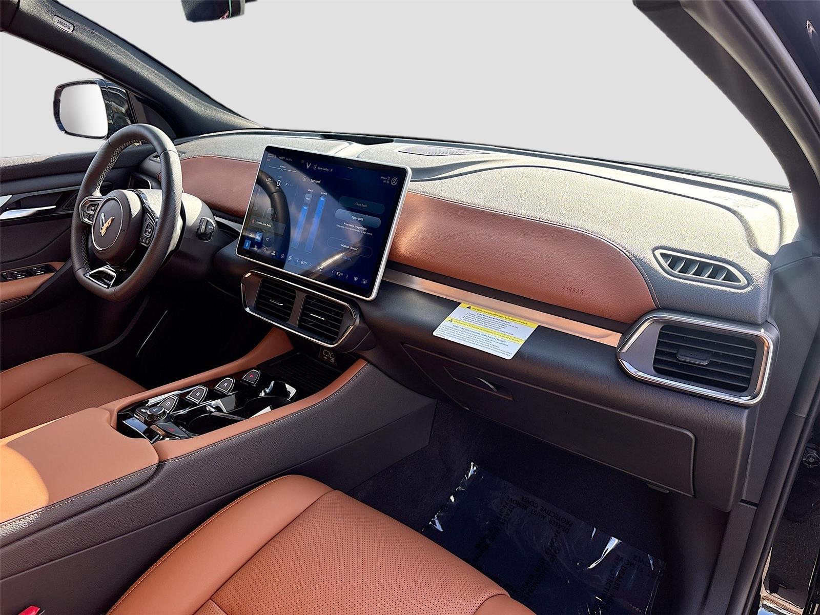 2025 VinFast VF 8 Plus