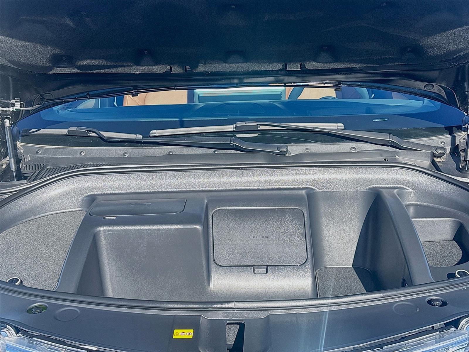 2025 VinFast VF 8 Plus