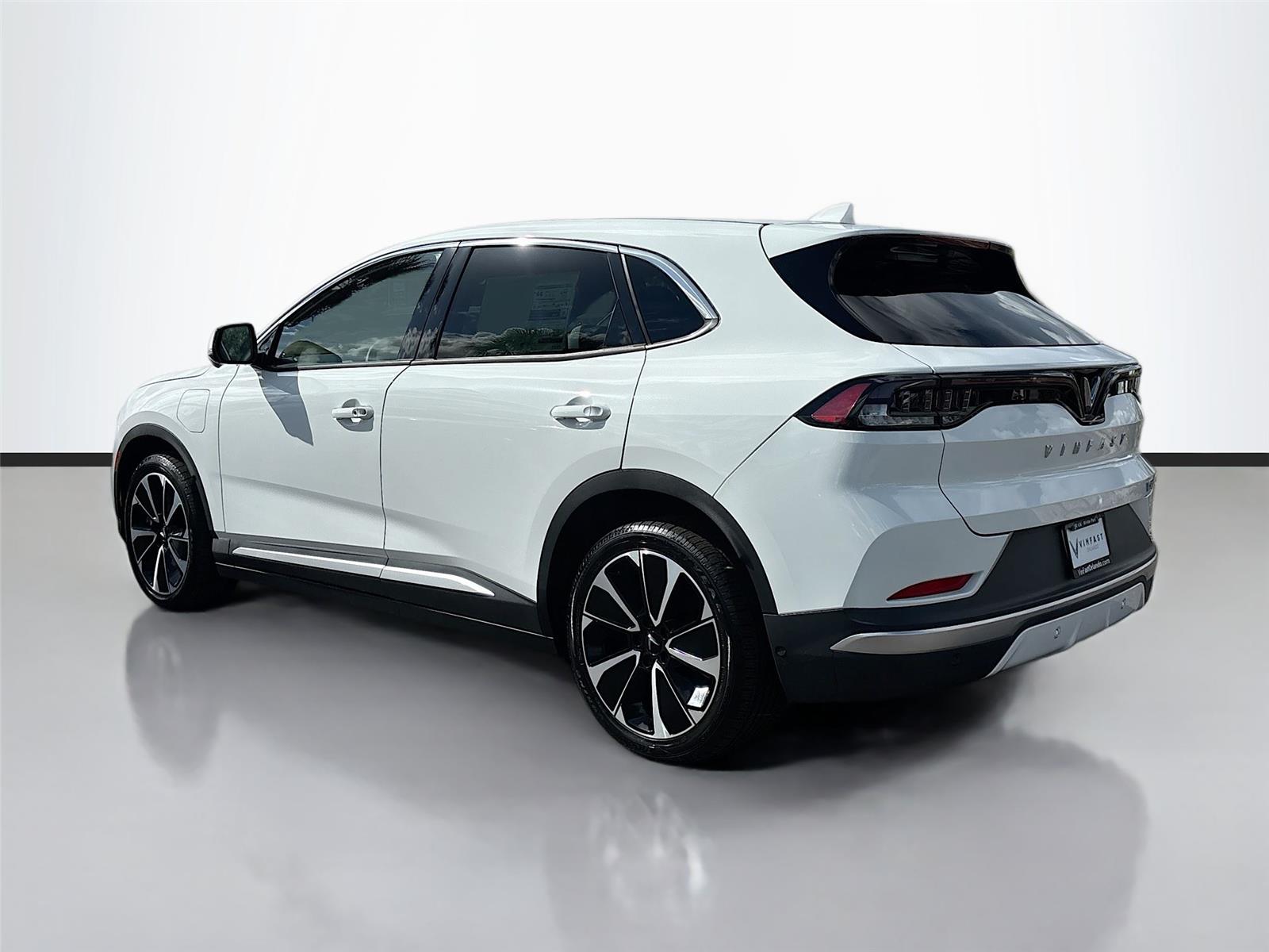 2025 VinFast VF 8 Plus