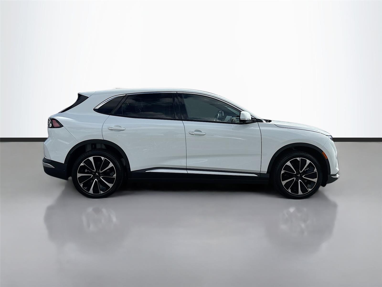 2025 VinFast VF 8 Plus