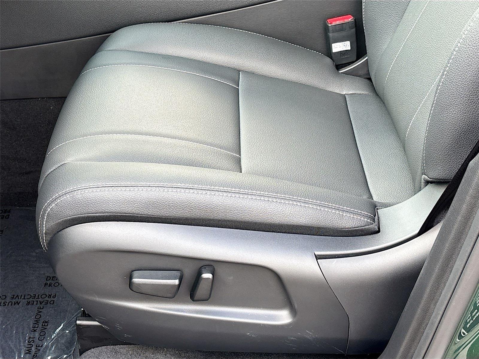 2025 VinFast VF 8 Eco