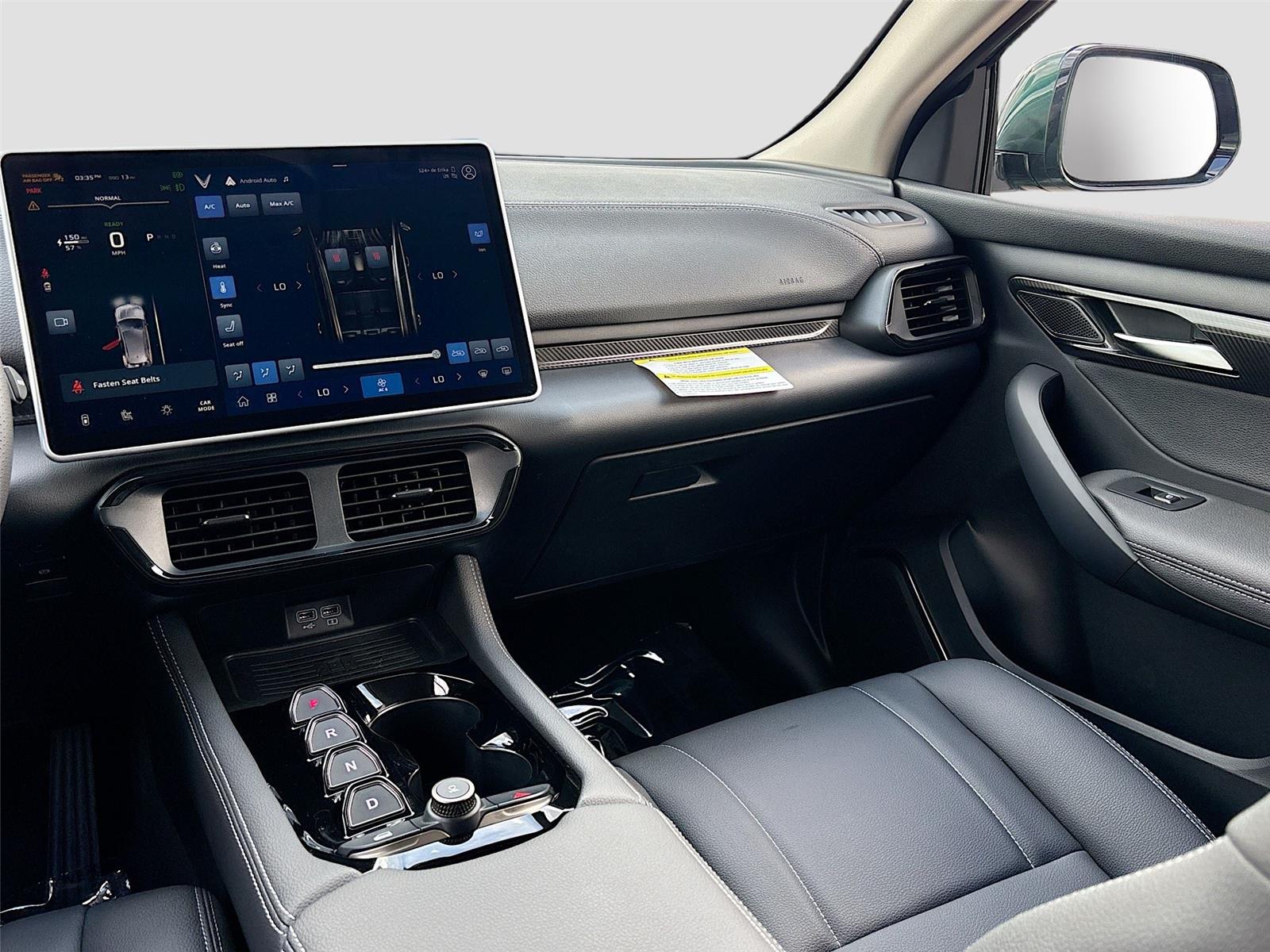 2025 VinFast VF 8 Eco