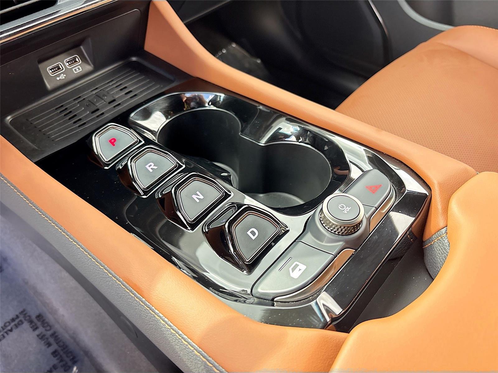 2025 VinFast VF 8 Plus