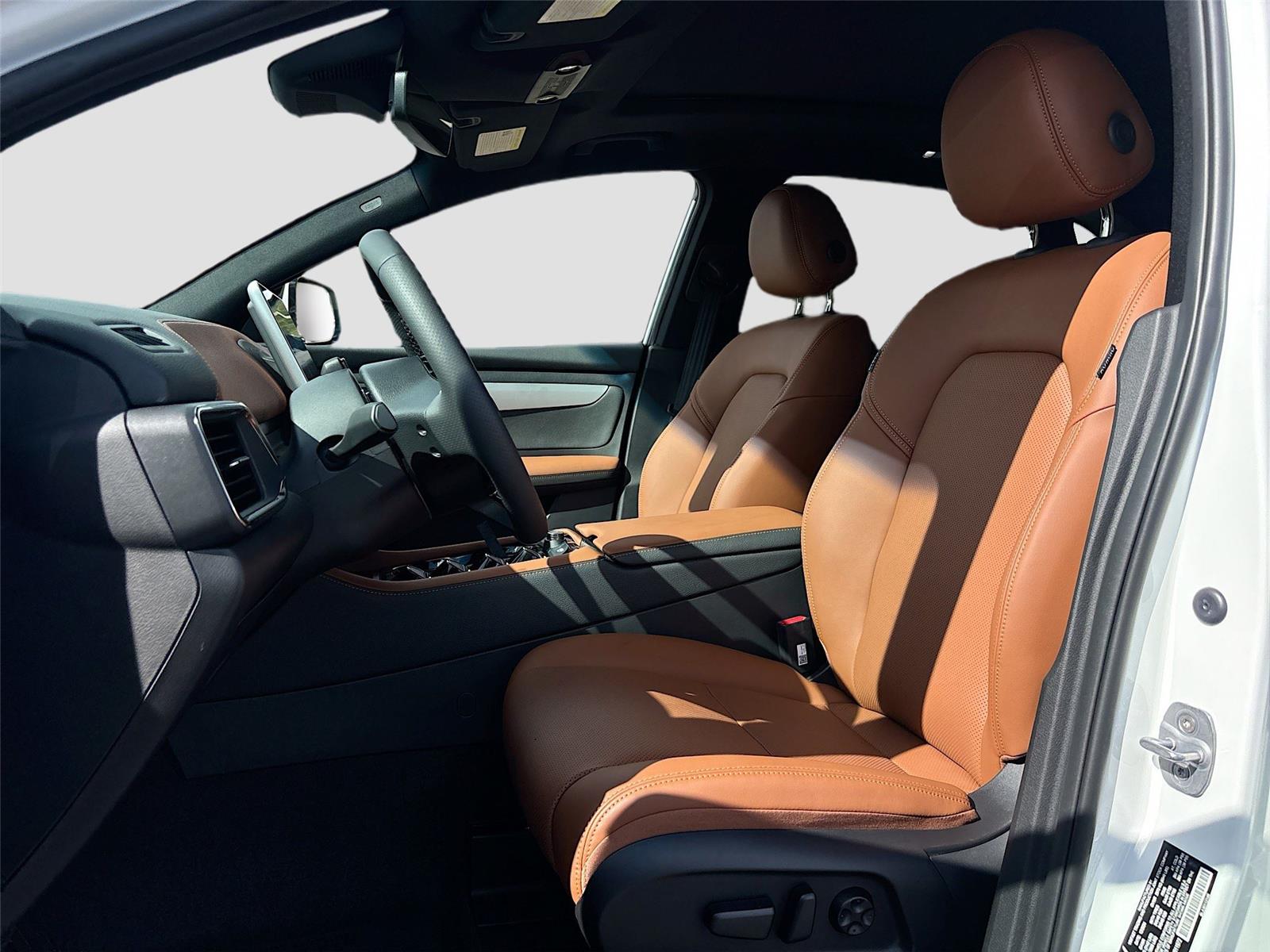 2025 VinFast VF 8 Plus