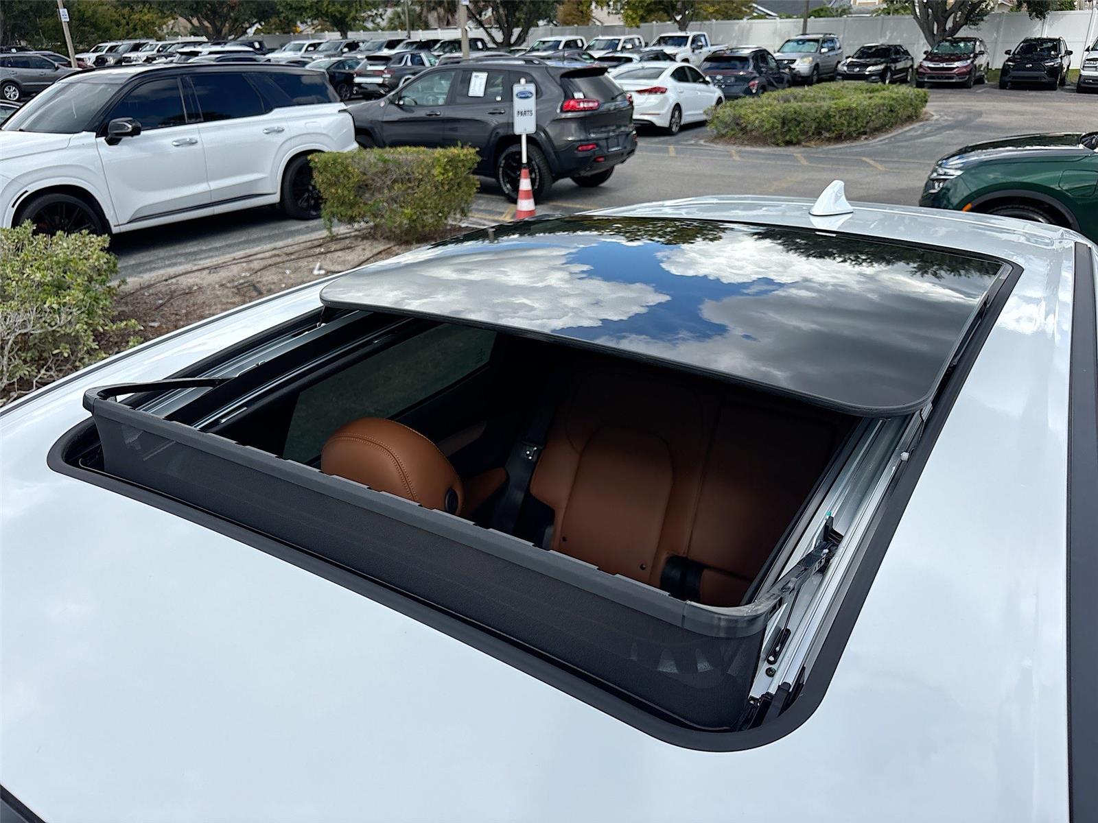 2025 VinFast VF 8 Plus