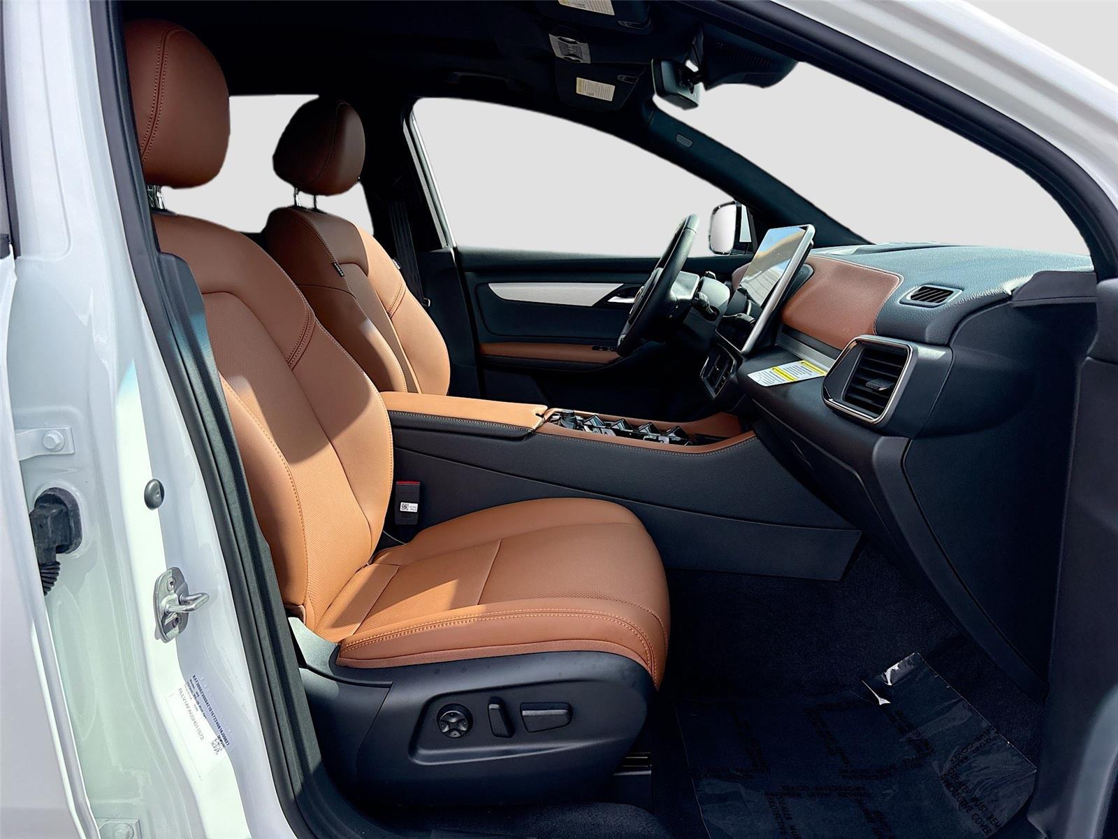 2025 VinFast VF 8 Plus