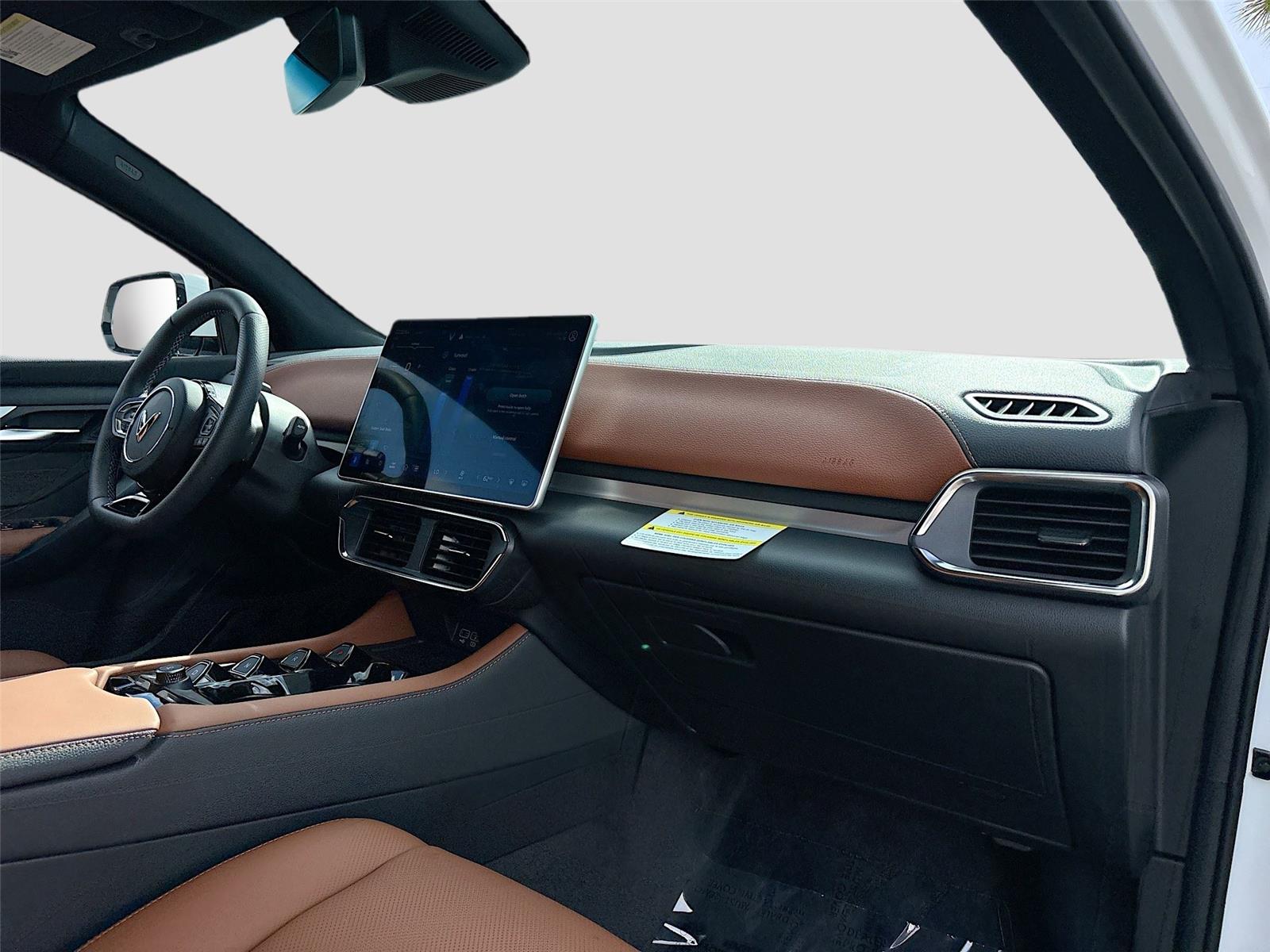 2025 VinFast VF 8 Plus