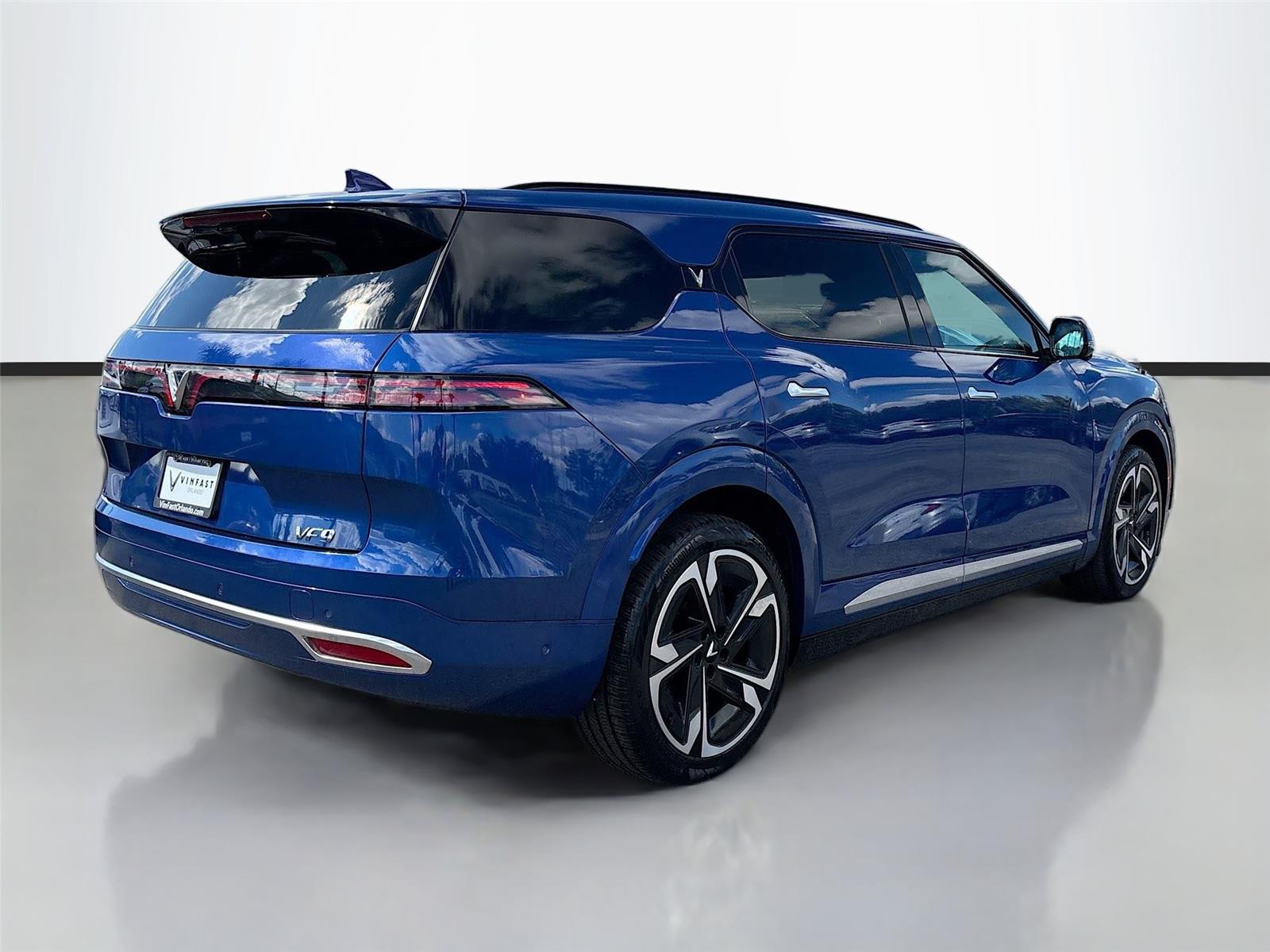 2024 VinFast VF 9 Plus