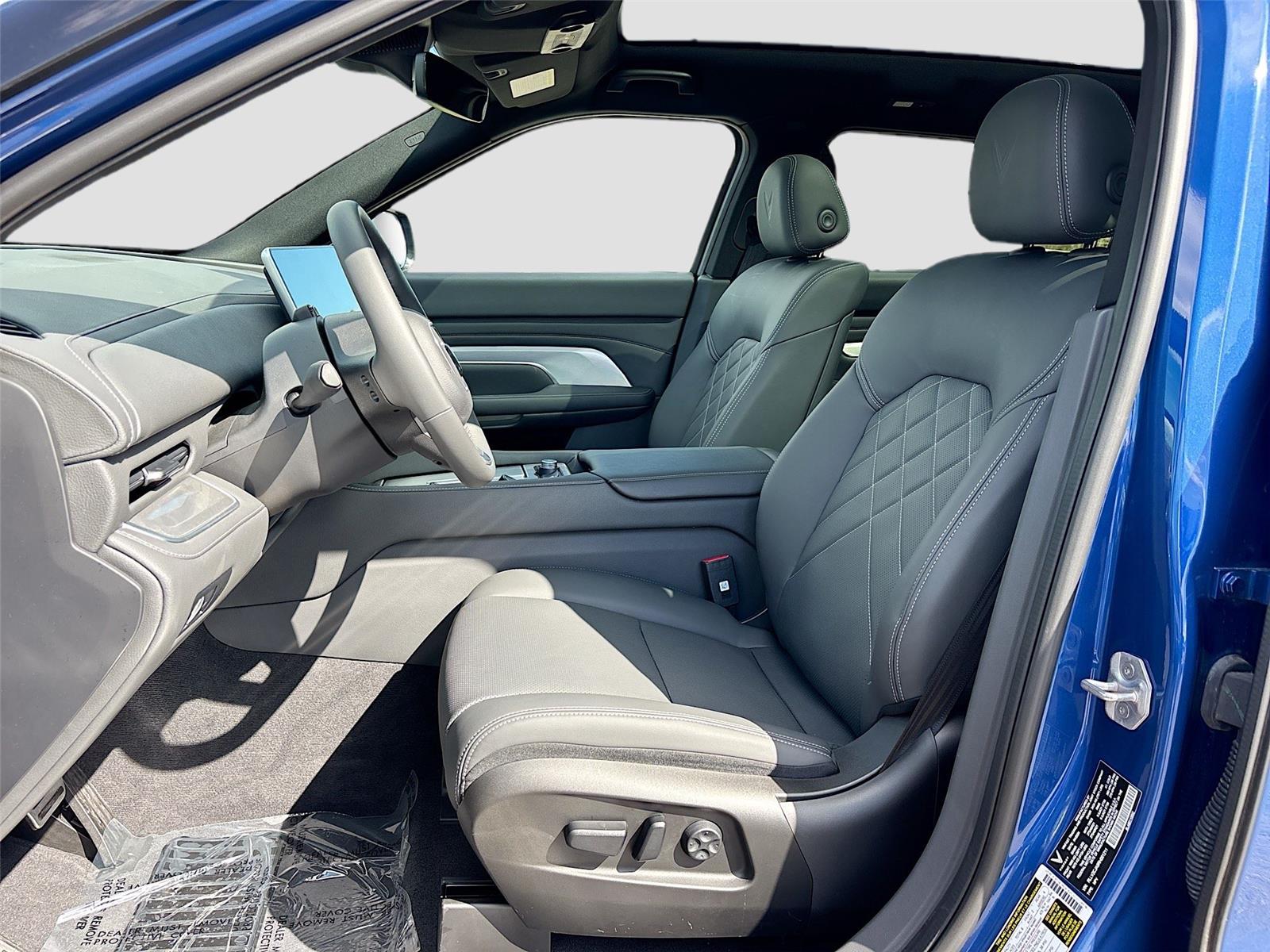 2024 VinFast VF 9 Plus