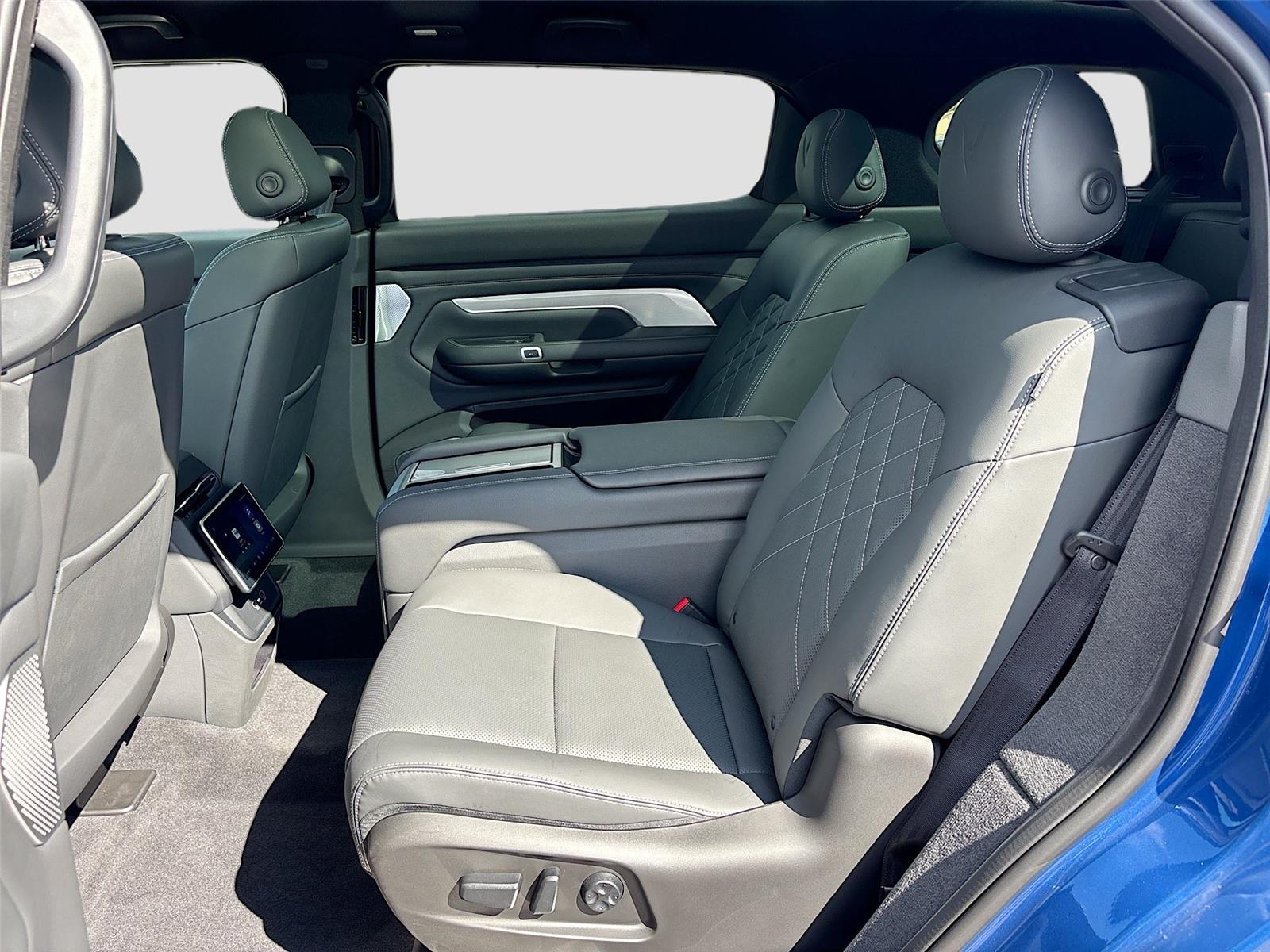 2024 VinFast VF 9 Plus