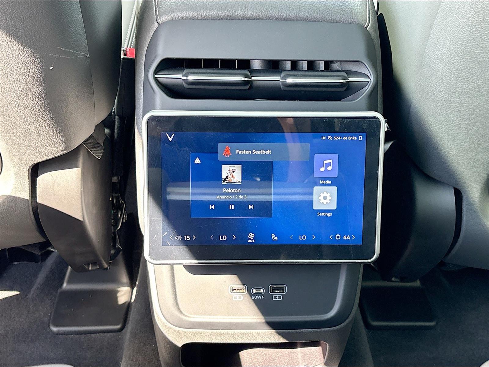 2024 VinFast VF 9 Plus