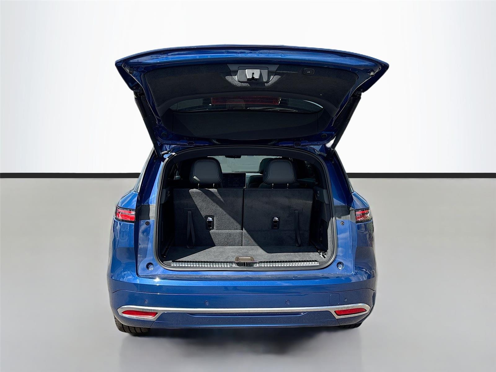 2024 VinFast VF 9 Plus