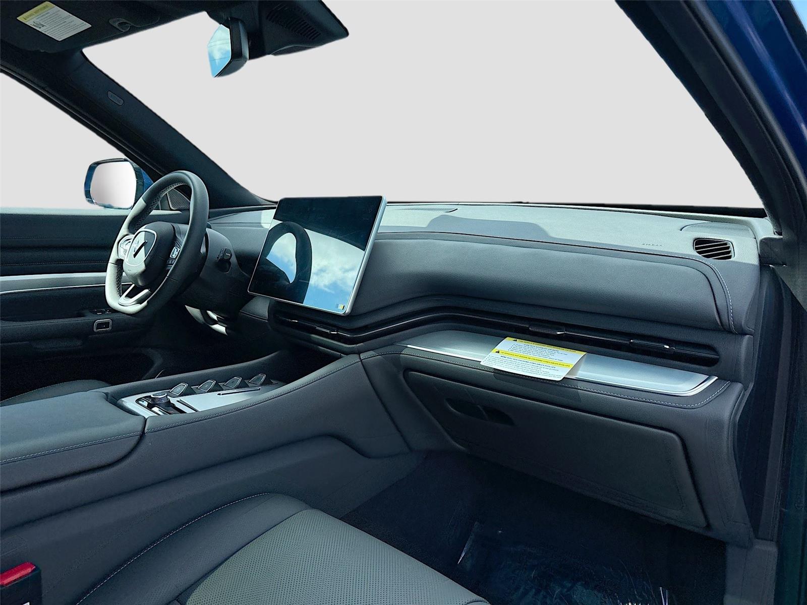 2024 VinFast VF 9 Plus