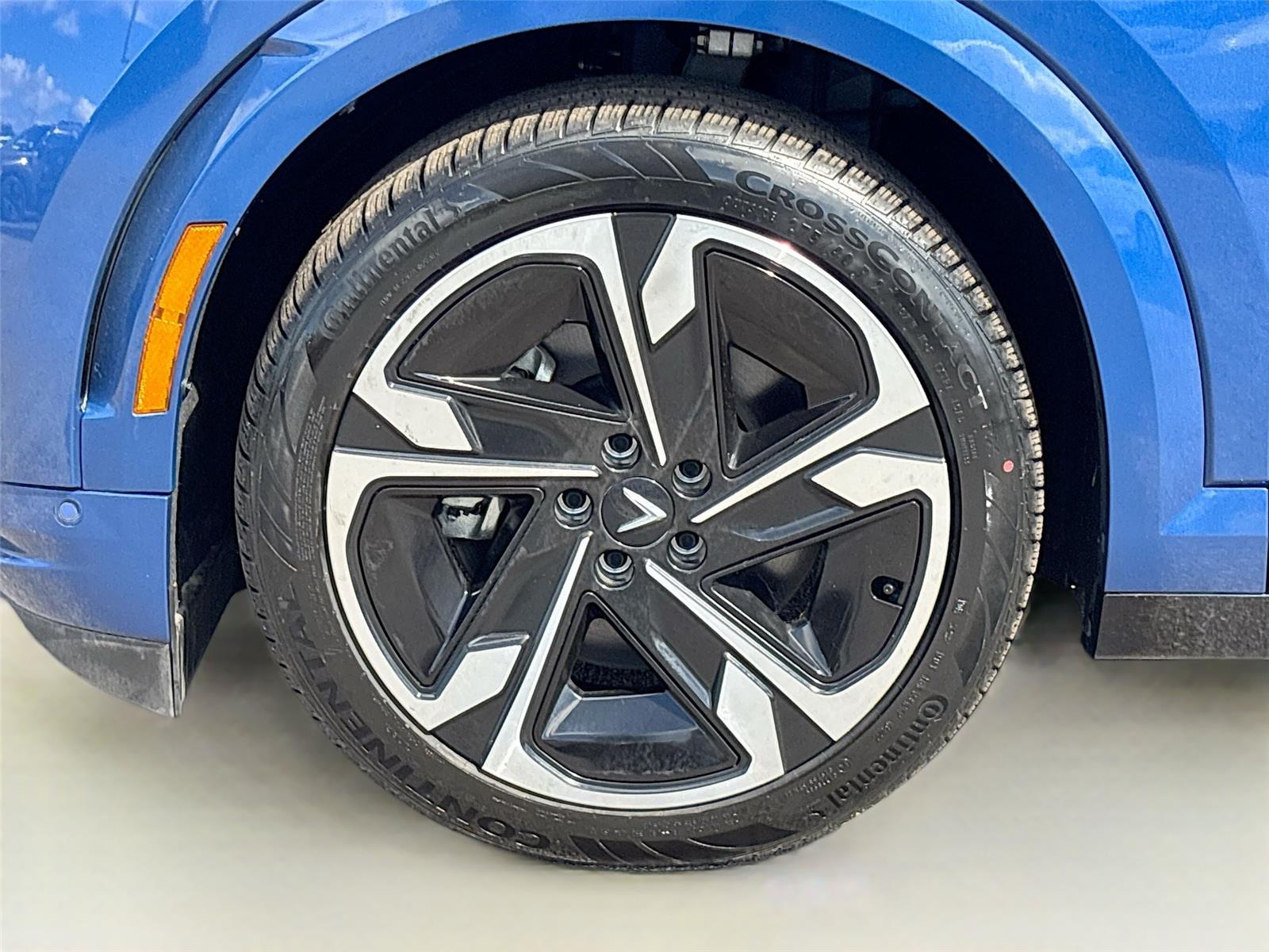 2024 VinFast VF 9 Plus