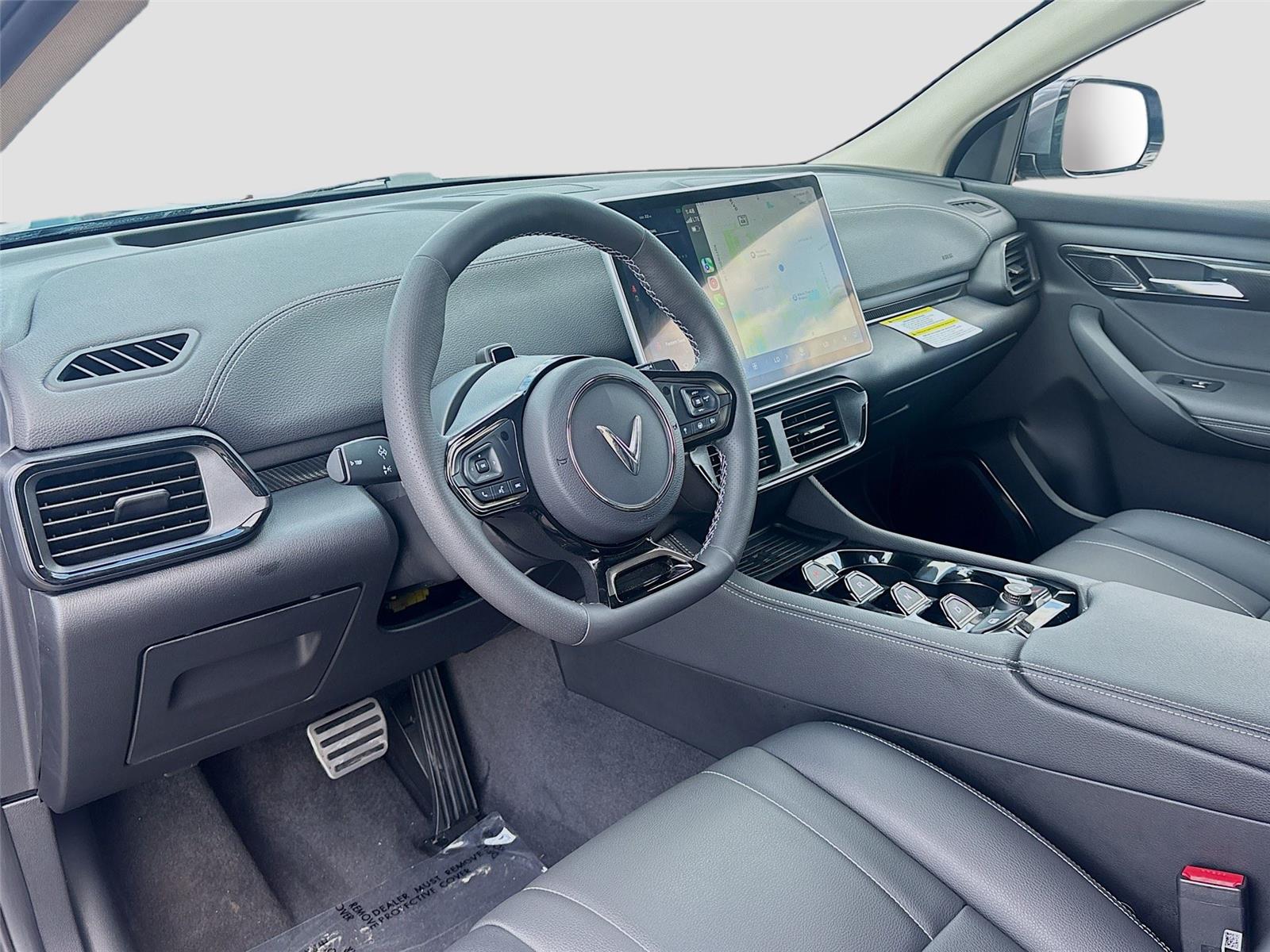 2025 VinFast VF 8 Eco