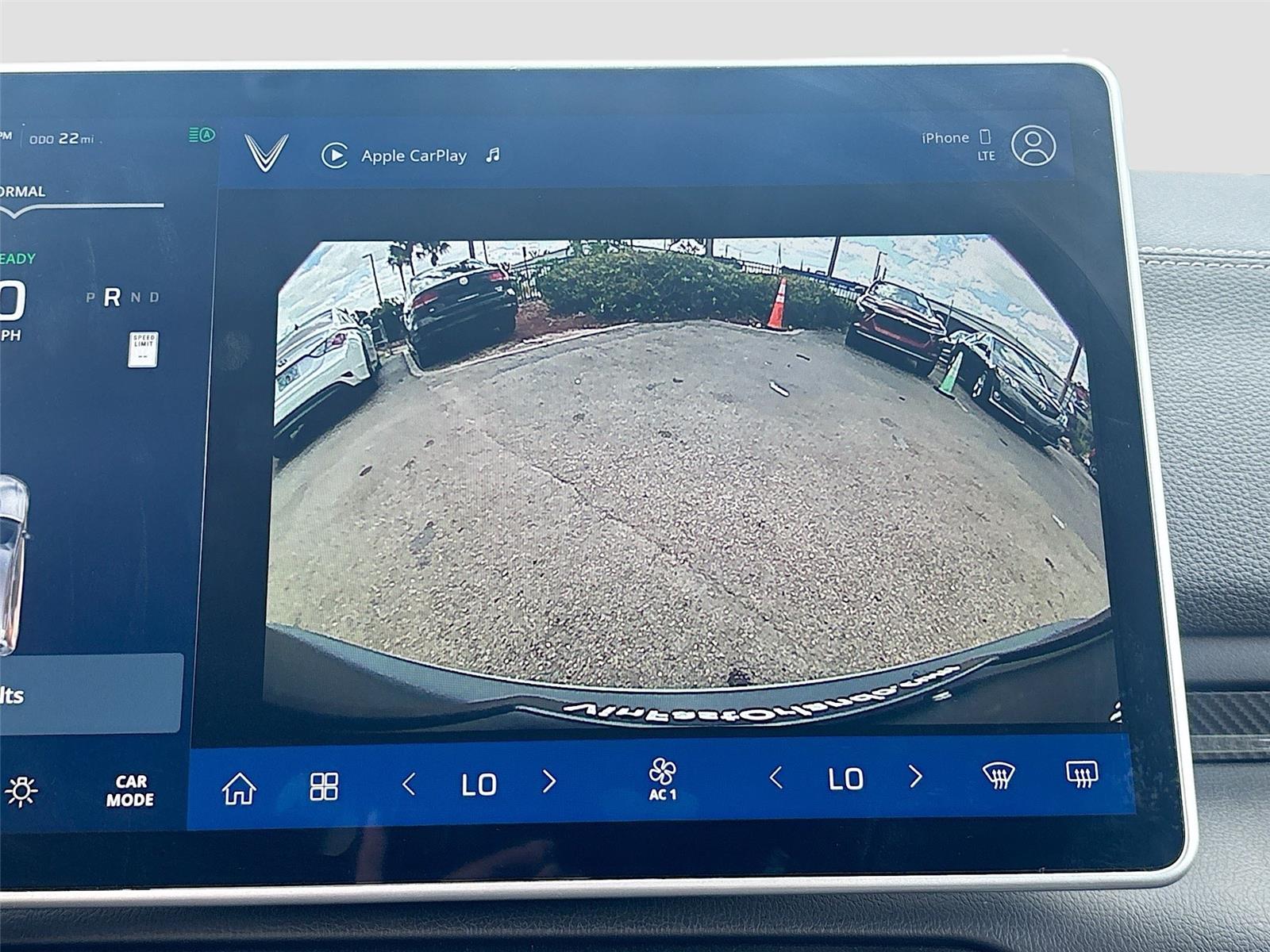 2025 VinFast VF 8 Eco