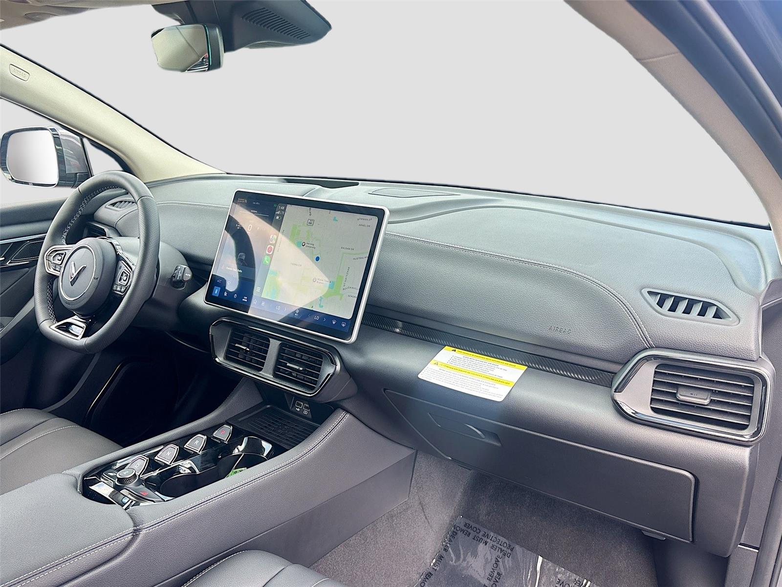 2025 VinFast VF 8 Eco