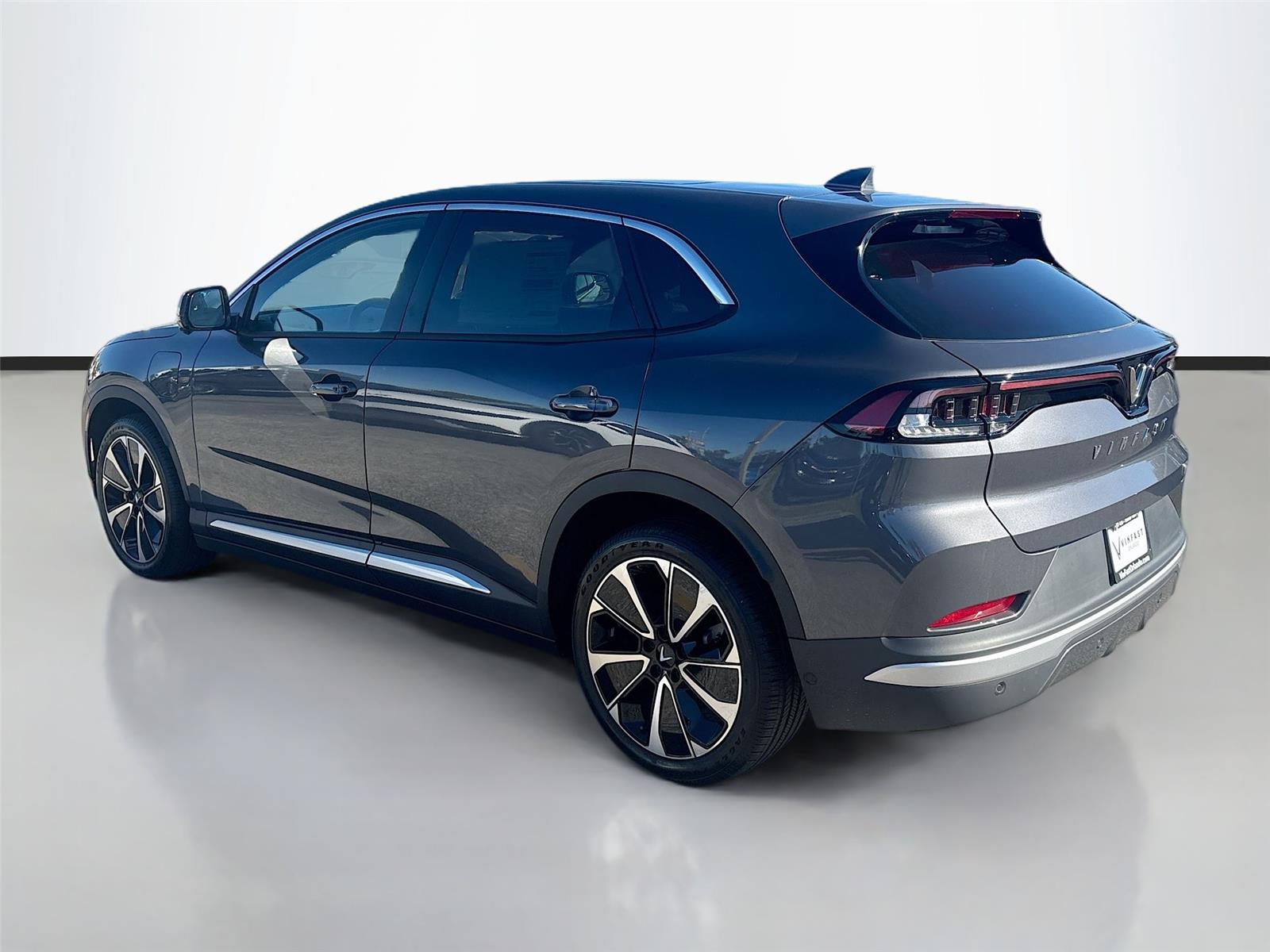 2025 VinFast VF 8 Plus