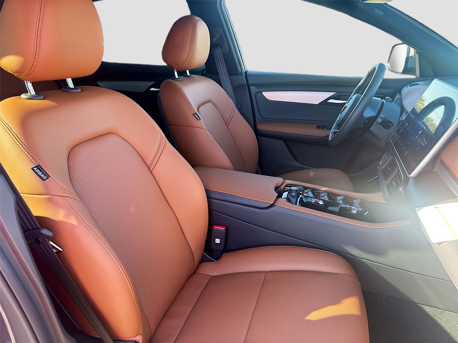 2025 VinFast VF 8 Plus