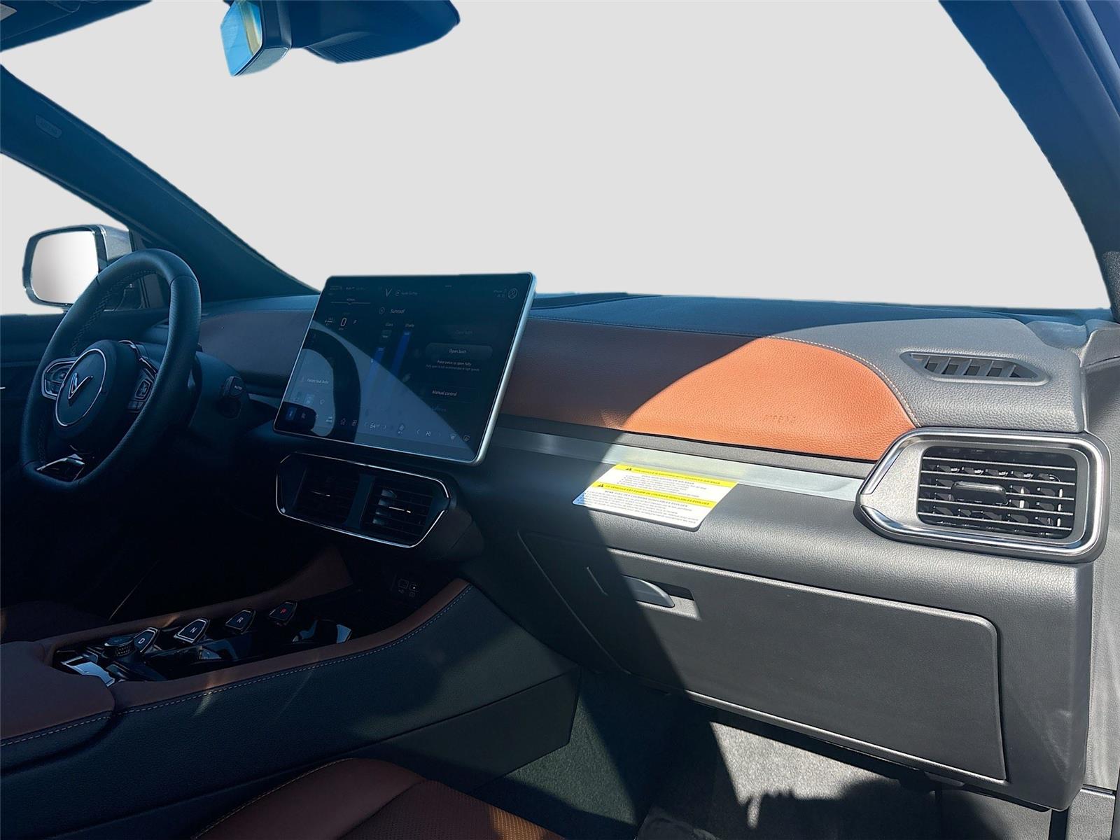 2025 VinFast VF 8 Plus