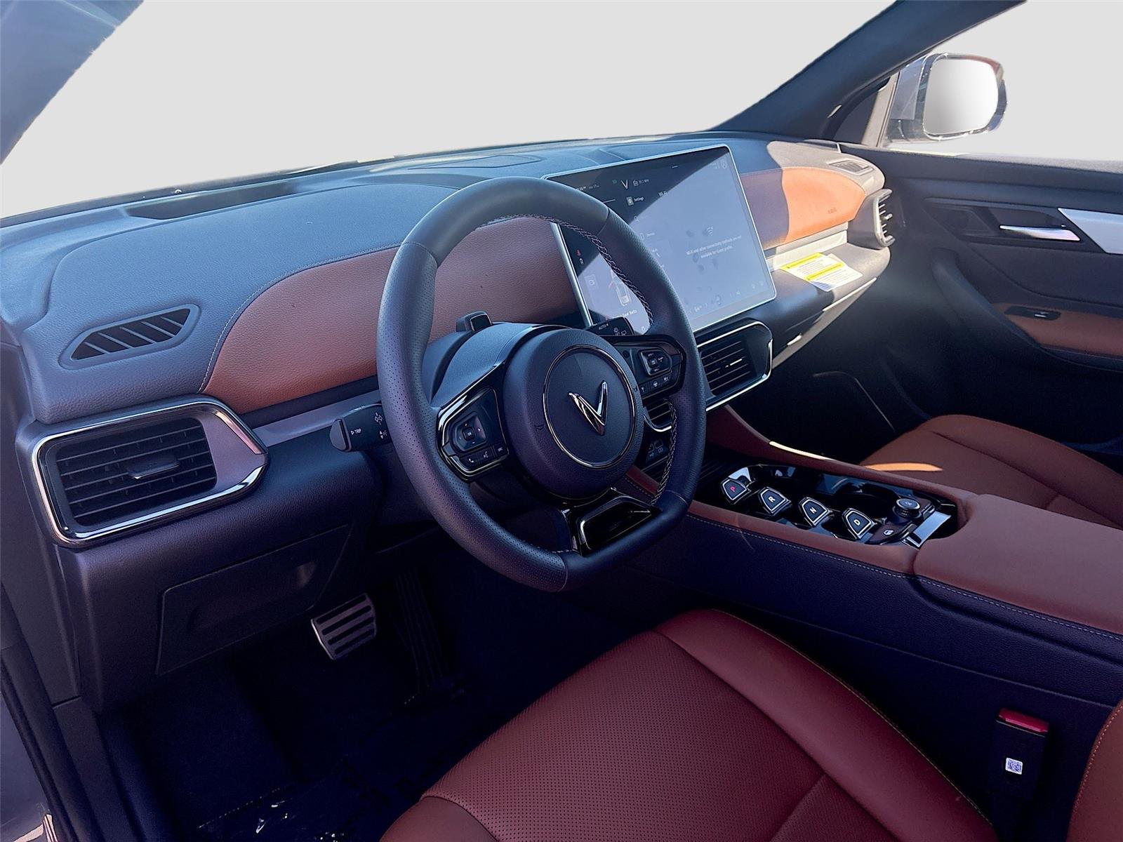 2025 VinFast VF 8 Plus