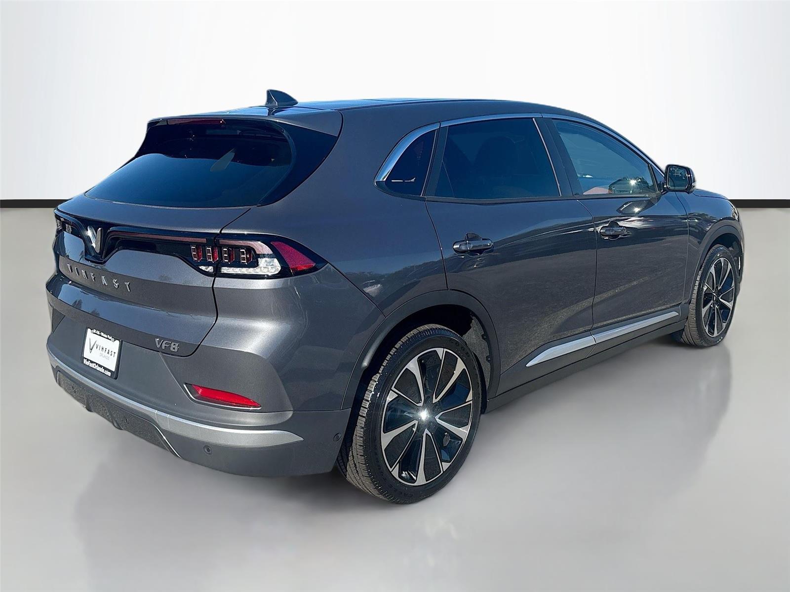 2025 VinFast VF 8 Plus