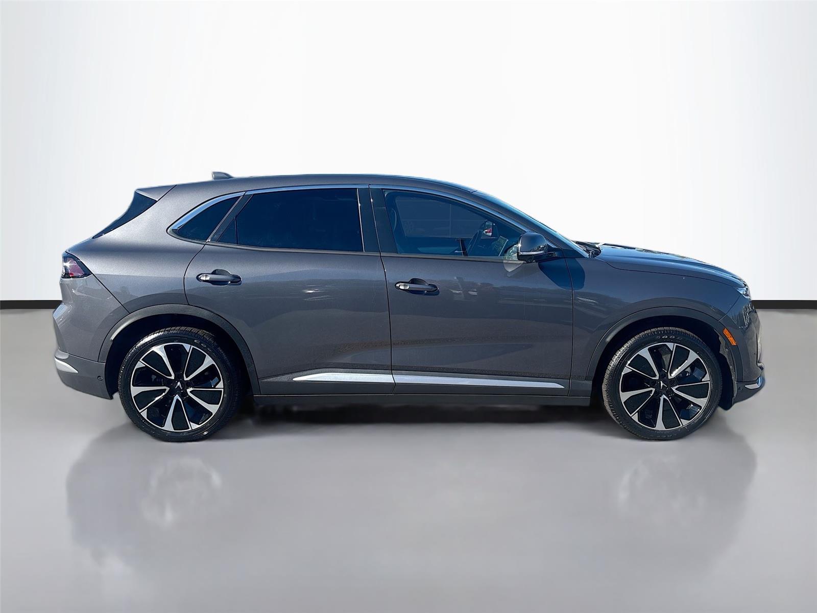 2025 VinFast VF 8 Plus