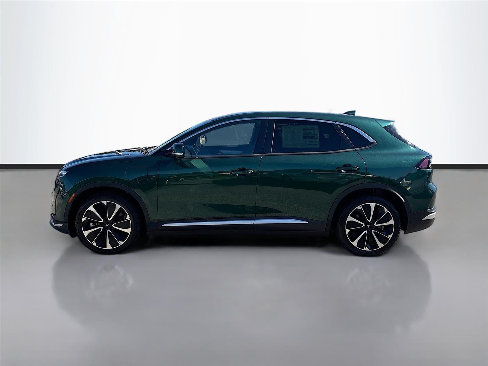 2025 VinFast VF 8 Plus