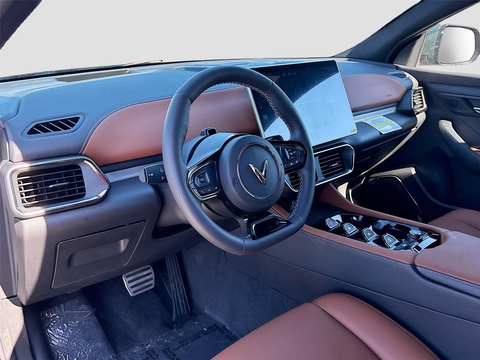 2025 VinFast VF 8 Plus